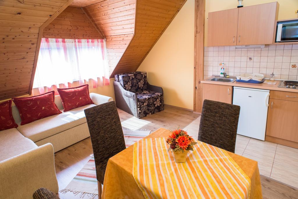 Andrea Apartmanhaz Balatongyörök Exterior foto